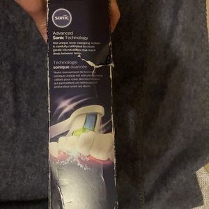 Electric Toothbrush Whitins teeth in just one week